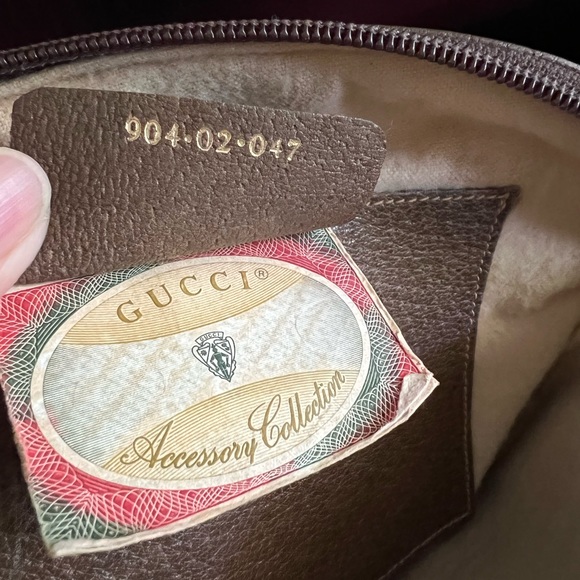 🤩⭐️HOST PICK ⭐️🤩 Gucci Vintage Sling Bag. - Picture 9 of 13